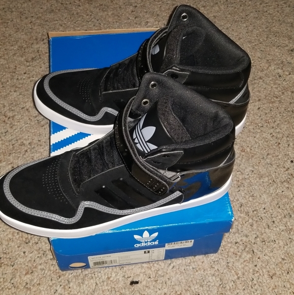 HOT - Picture 4 of 7